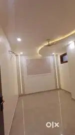 Metro ke pass 1 BHK flat lift parking 90% loan facility ke sath