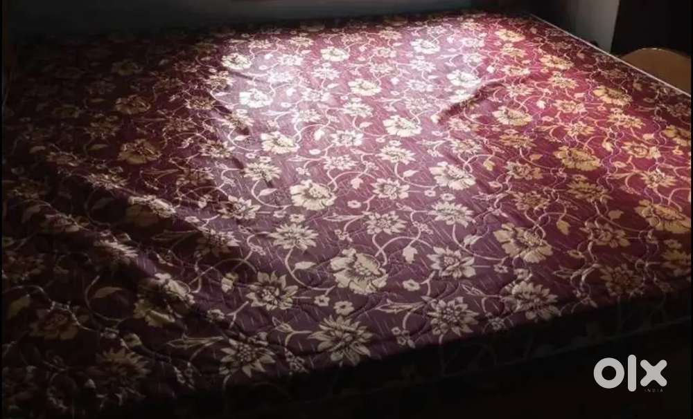 Sleep well Bed Matress 7×6 2500 urgent selling