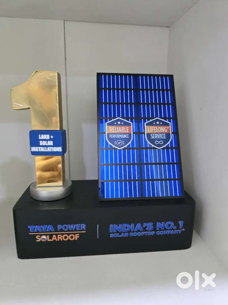 Solar installation team