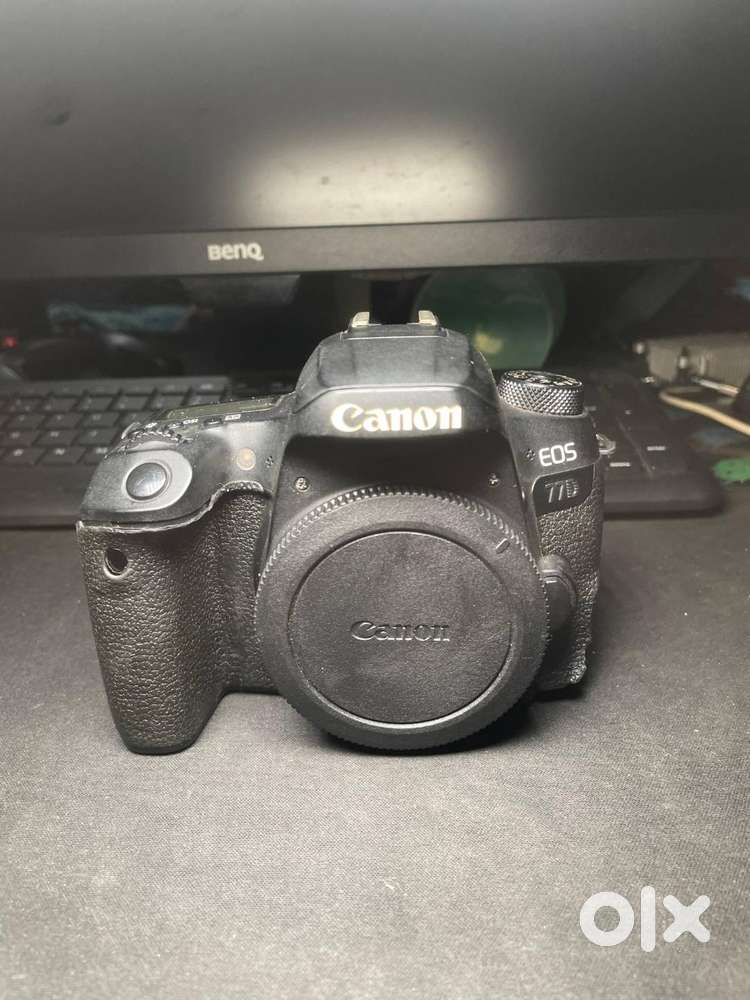Canon 77D with kit lens