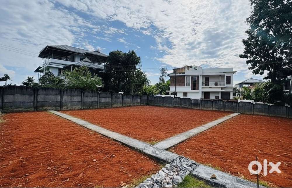 4.5 cents plot for sale at Thrikkakara near Model Engineering college