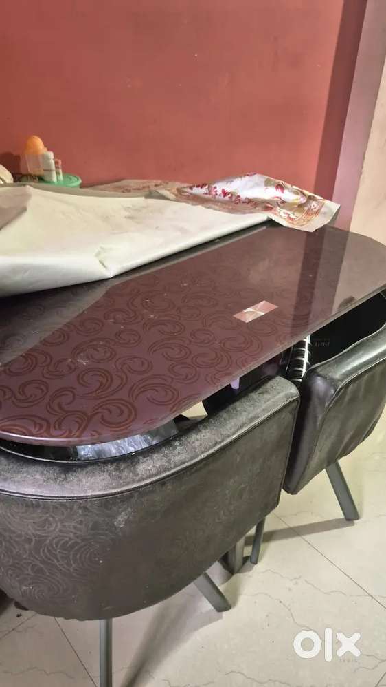 4 person dining for sell