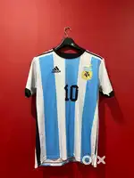 Argentina Messi kit of the 2022 World Cup final. Size Medium