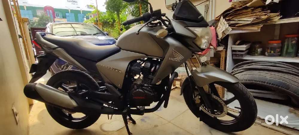 Well maintained Honda CB Unicorn Dazzler 150cc