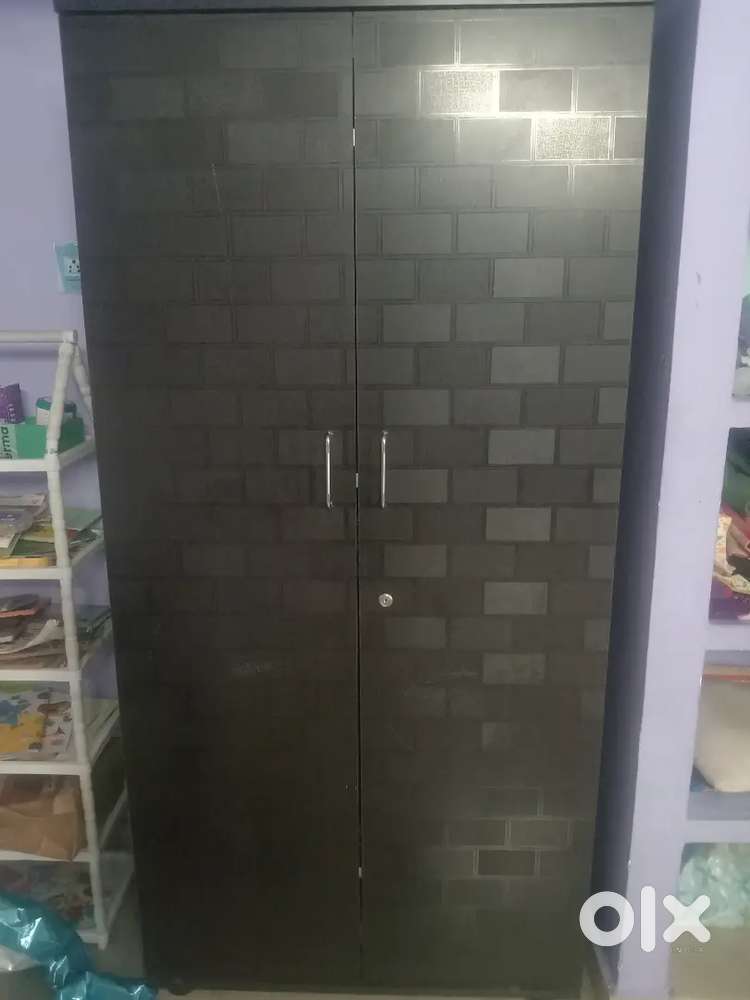 Refrigerator, washing machine an wooden warbode for sale in moulivkkam