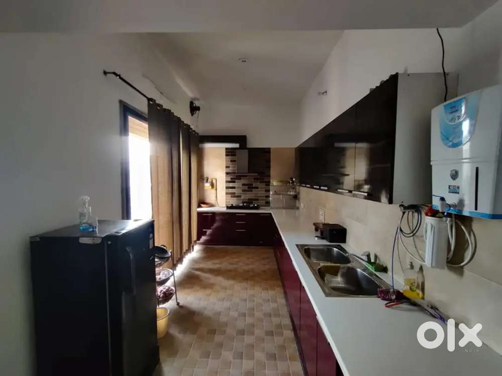 280 GAJ 18 MTR  CORNER PLOT FOR SALE  SECTOR 25 ROHTAK