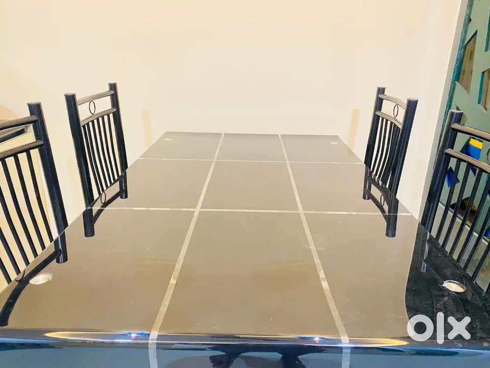 Dining Table with Chair for Sell