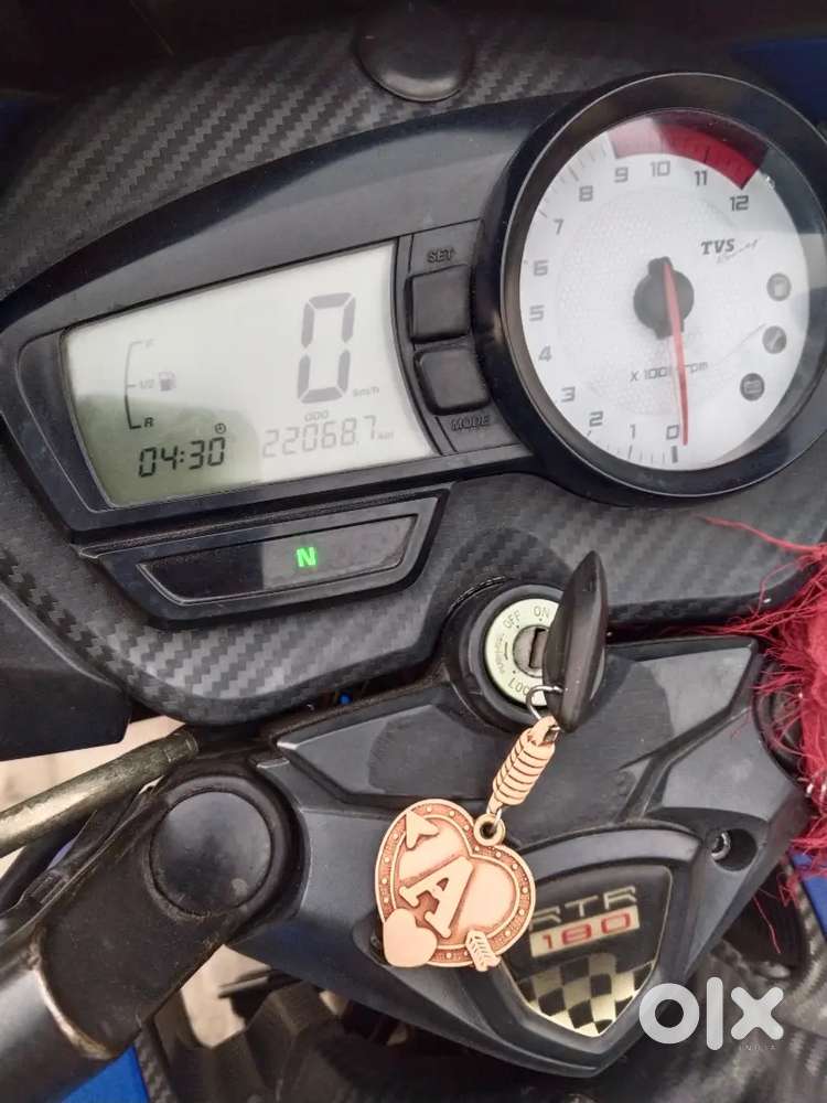 Single hand bike all service okay new battery new tyre battery Aaj hi