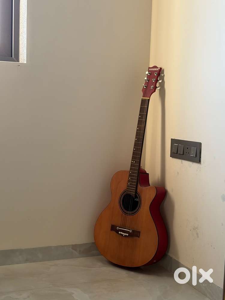 Selling Handrix guitar for 6k