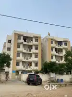 Rent pe dena hai flat niwaru link road pe hai lene wale hi msg kare