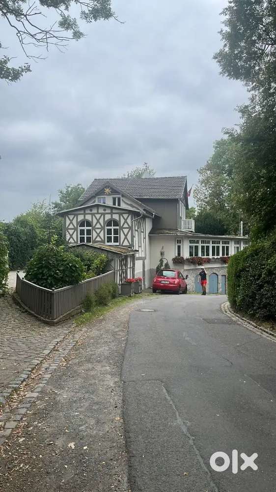 Vacuum cleaner with blower in good working condition Forbes make.