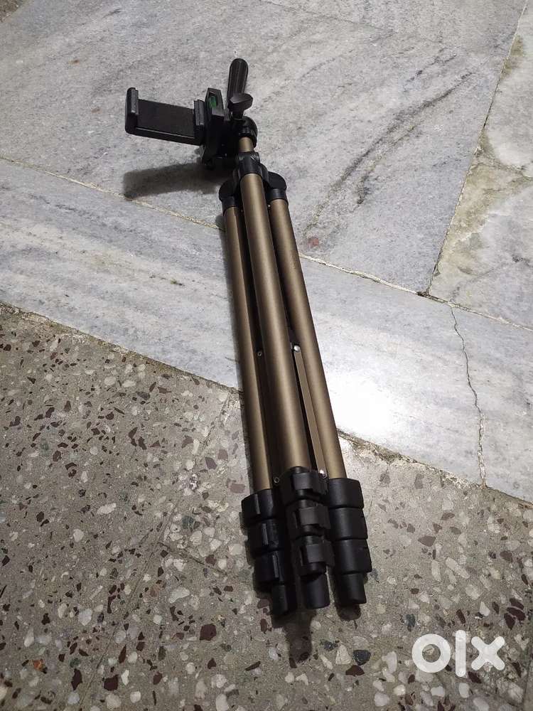 TRIPOD FOR MOBILE AND CAMERA (NEW)