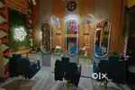 Salon ke liye 2 femail or 2 mail staaf ka jarurt h