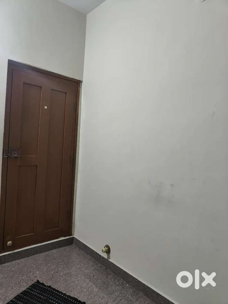 1RK for bachelor and couples