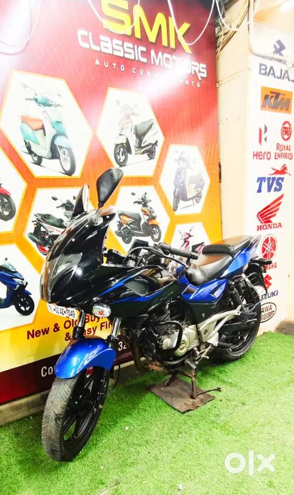 BAJAJ PULSAR 220CC MODEL 2014 FOR SALE