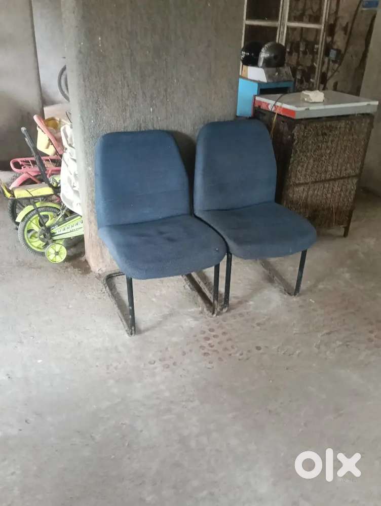 4 Chair oky hai