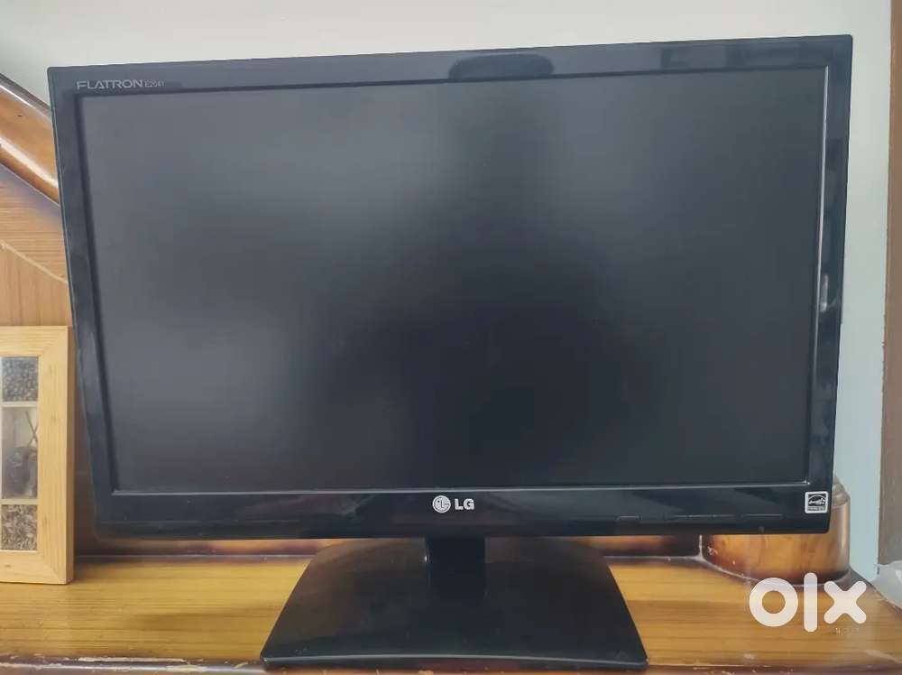 LG Flatron Computer LED 20 INCH