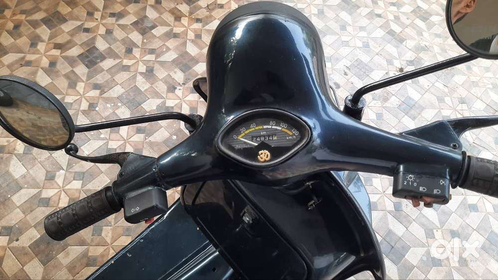 Bajaj Chetak shooter