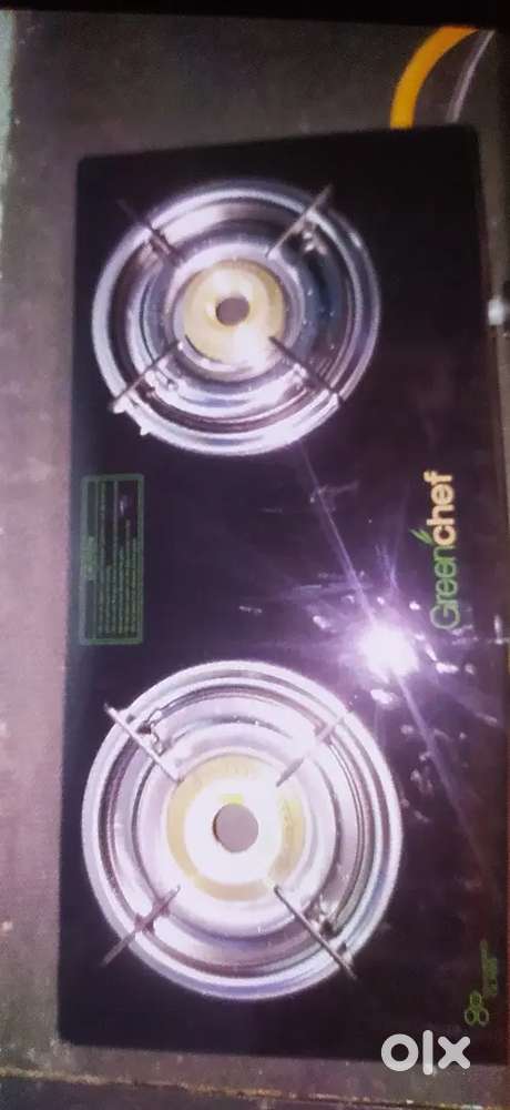 Glass top gas stove