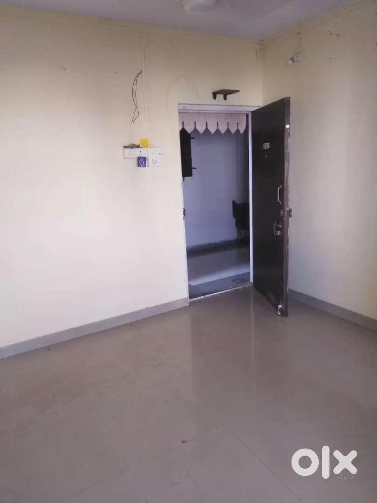 1BHK for rent near western express metro