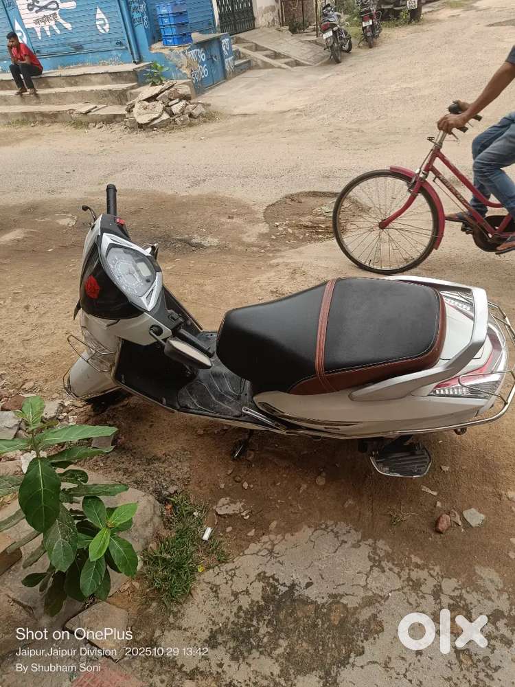 Good condition single hand use