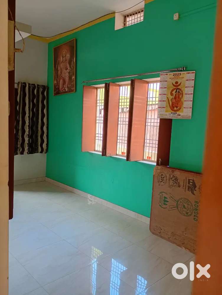 Fully Ventilated 2 BHK, 2 Bathroom, 2 Balcony floor for rent.