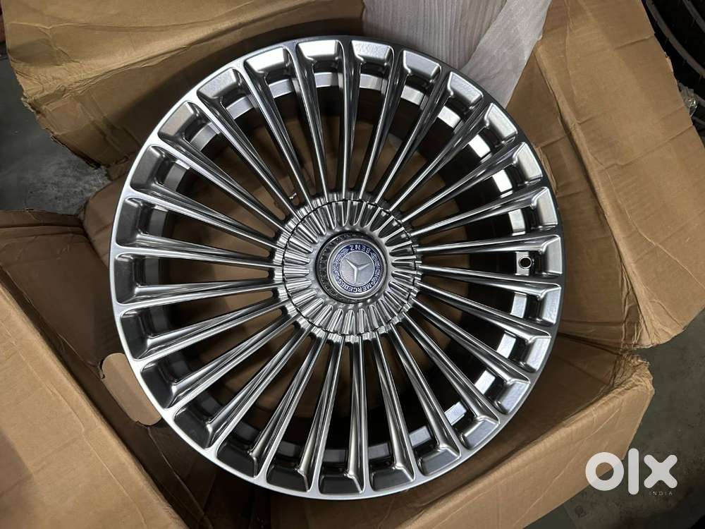 MERCEDES MAYBACH ALLOY WHEELS 18 INCH (EXCELLENT CONDITION)