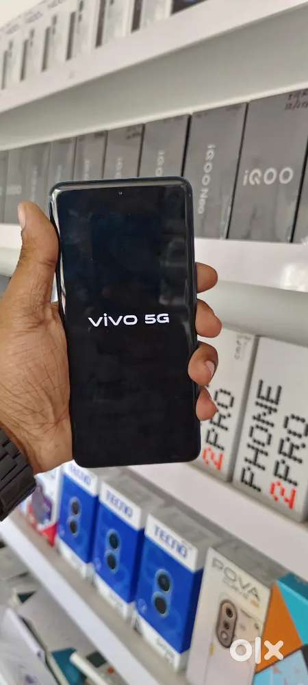 VIVO V60 8/256GB BLUE COLOUR WARRENTY REMANING FULL BOX AVAILABLE