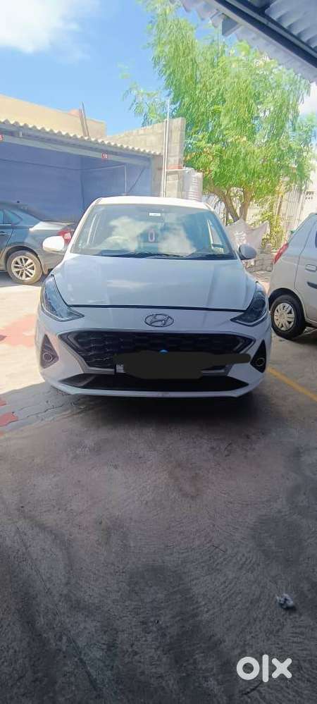 Hyundai Aura 2021 Petrol Well Maintained with company service records