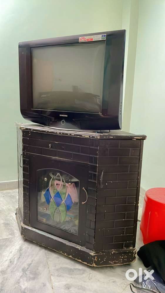 SAMSUNG CRT TV WITH TIKONA TABLE