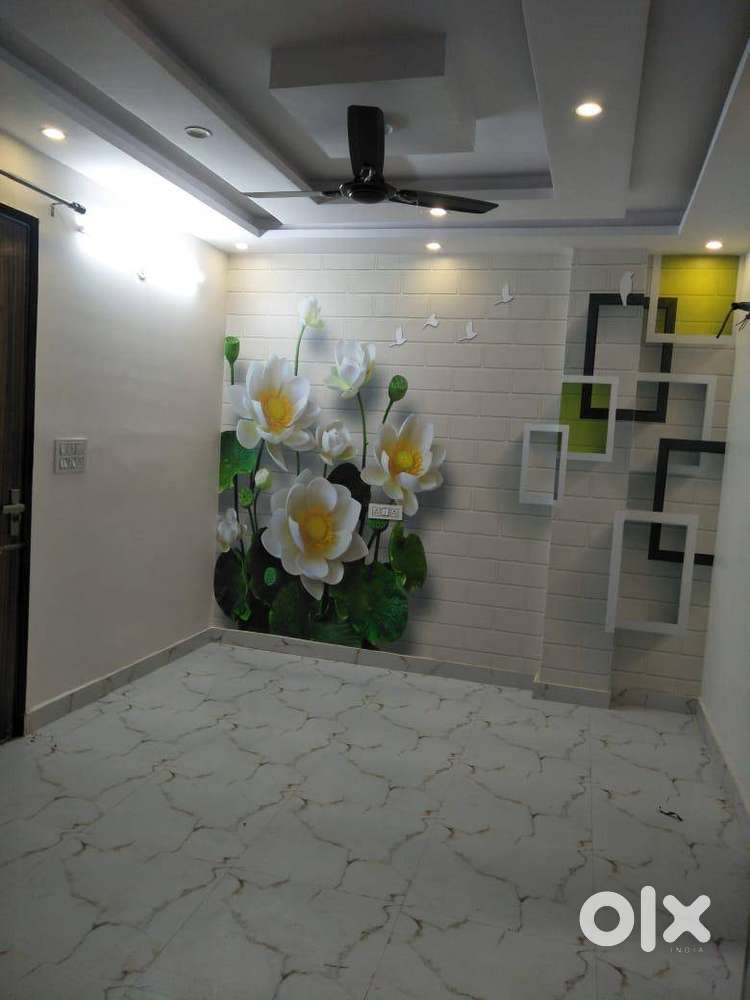 1 BHK Flat Connected to west metro n market with 200 free units