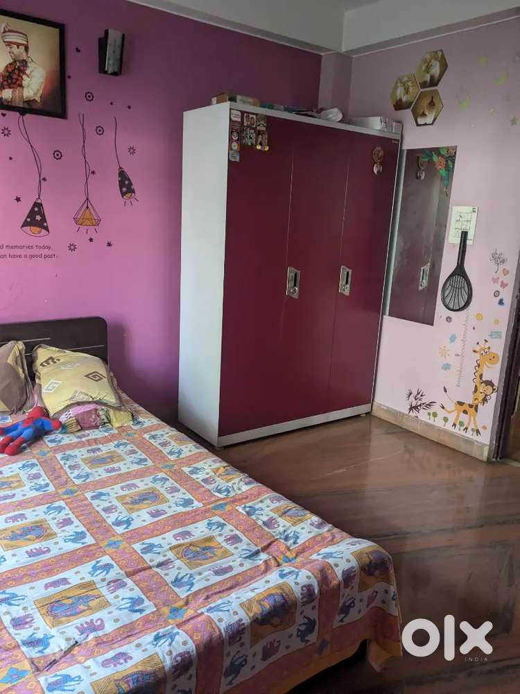 3BHK flat for sale 3 Bedrm,2 big halls,2 bathrm, 1 pooja rm,1 balcony