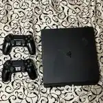PlayStation 4 slim top condition