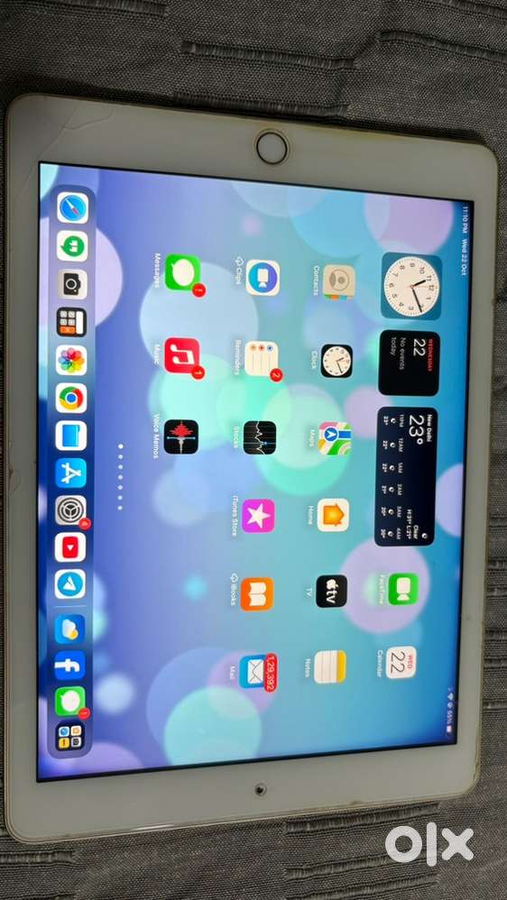 Apple iPad 32 GB 9.7 inch with Wifi