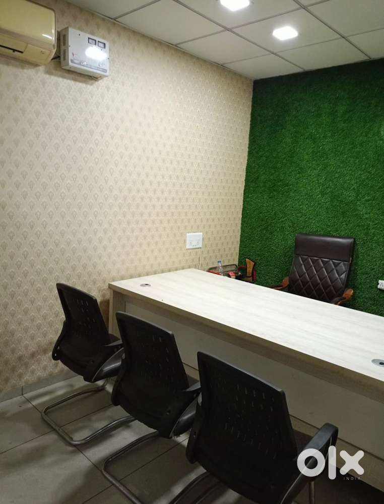 Full FURNISHED office with parking space