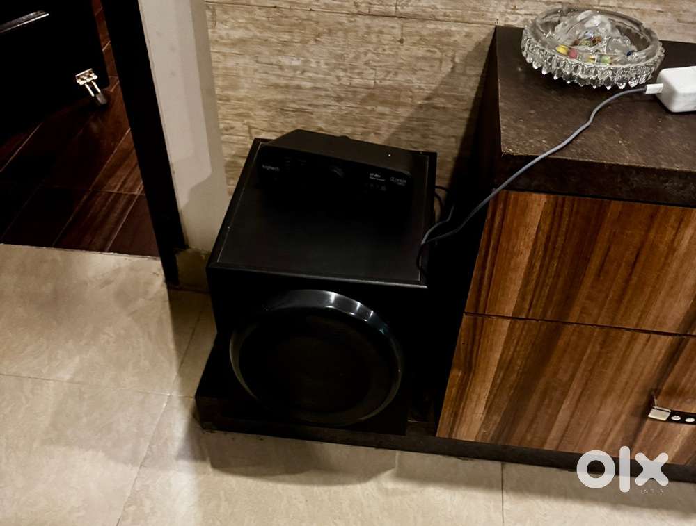 Logitech Z906 5.1 Digital speaker system with remote