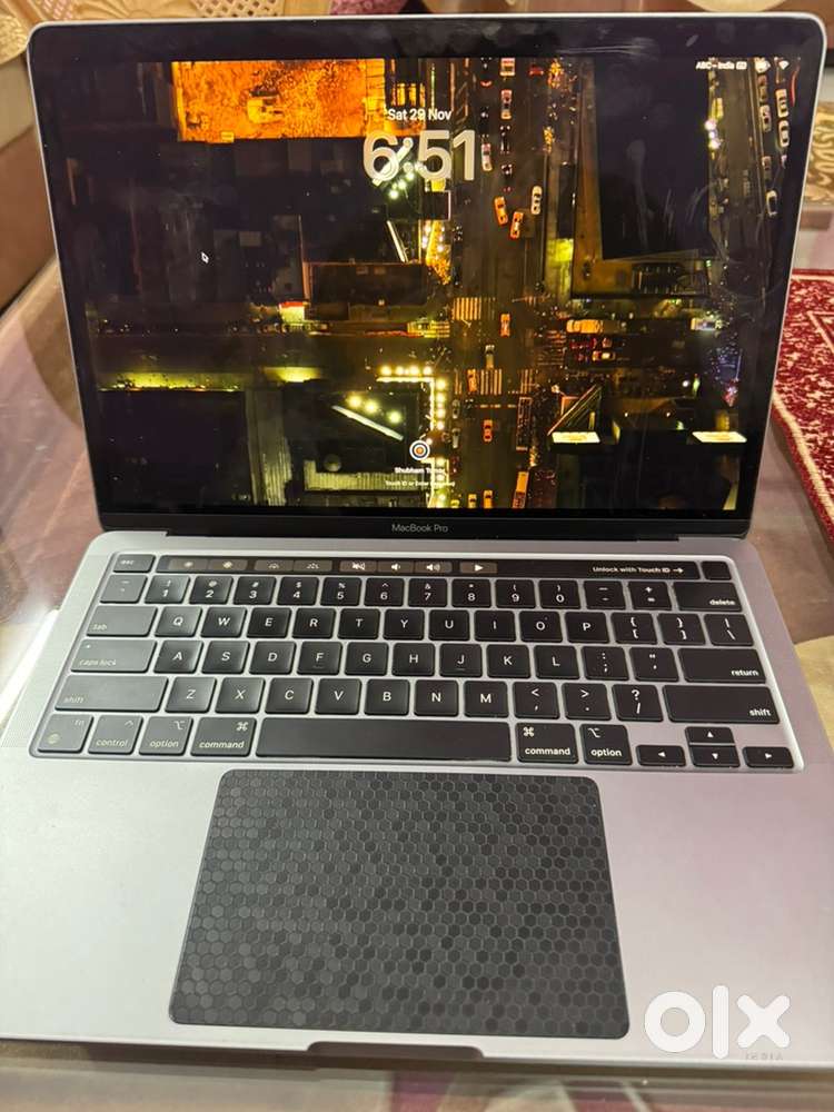 Apple macbook pro M1 13inch touch bar