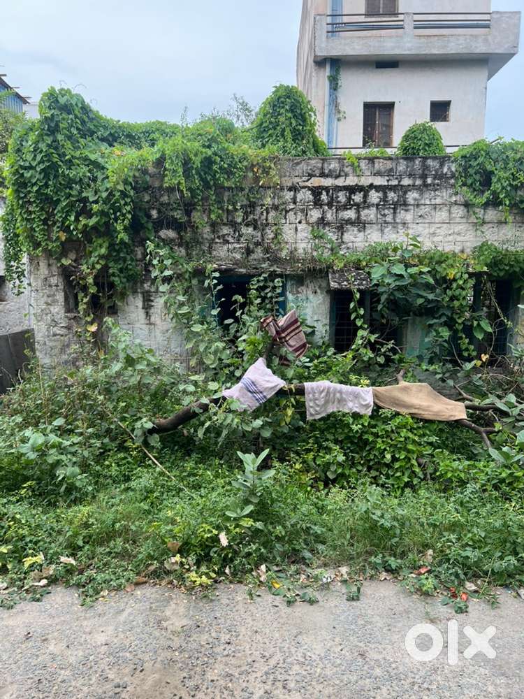 600 sqft plot at prime location for Sale
