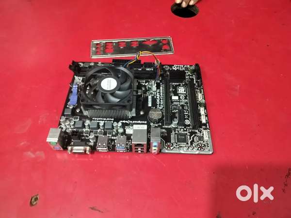 Gigabyte GA-F2A68HM-S1 motherboard with A6-7600 series processor