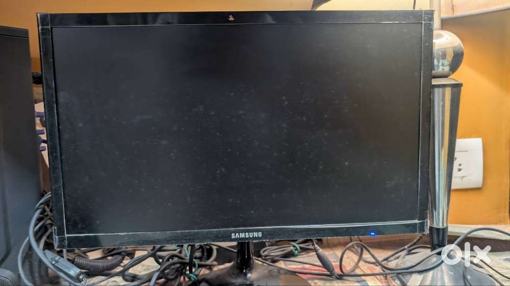 Samsung LCD monitor and other computer parts on sale