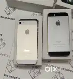 New iphone 5s 16gb sealed packed with all accesories and box with bill