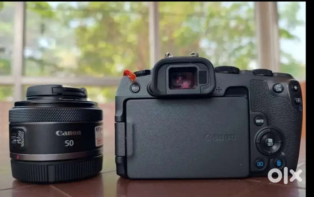 Canon eos r8 new condition bill nhi hai ekdum naya h 3 battery sath me