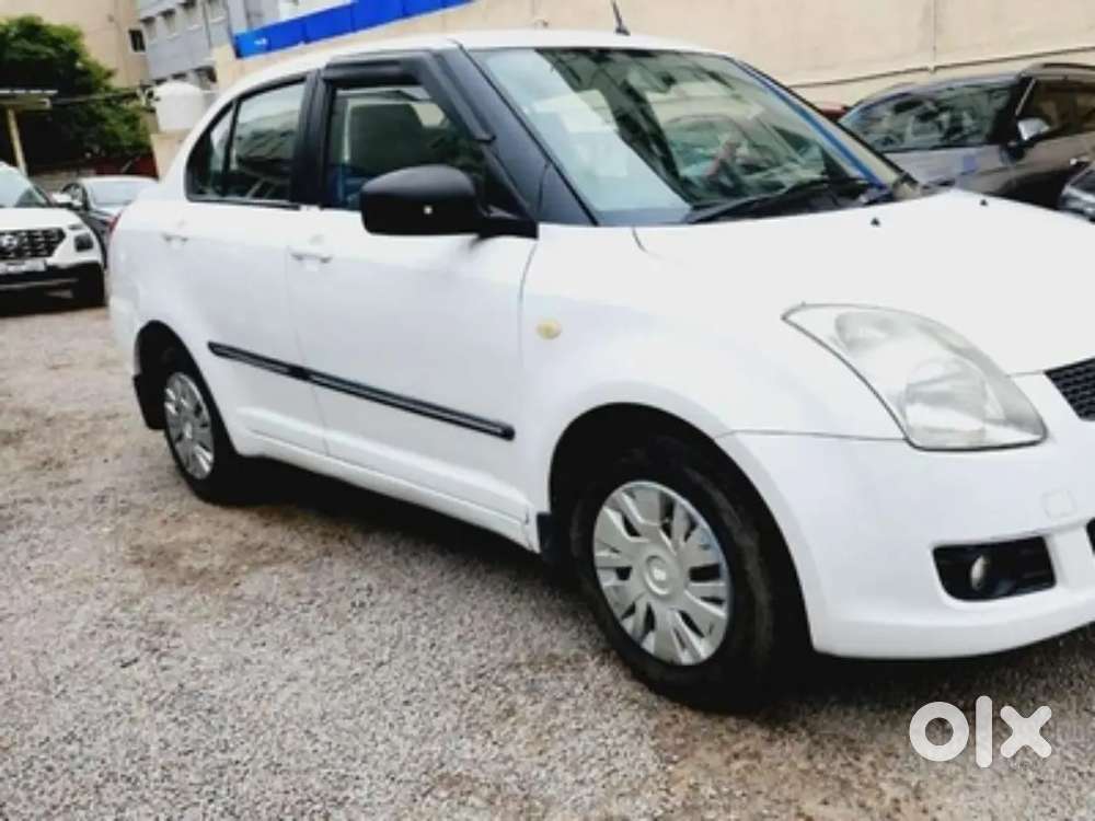 Driver for red taxi wanted