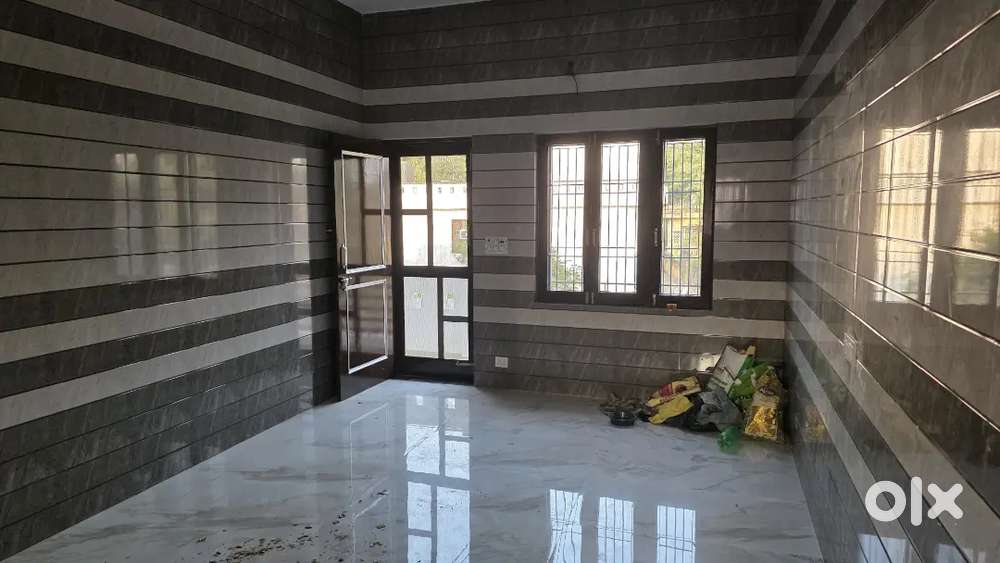 1BHK & 2BHK rooms at bahu fort last mord (road side )