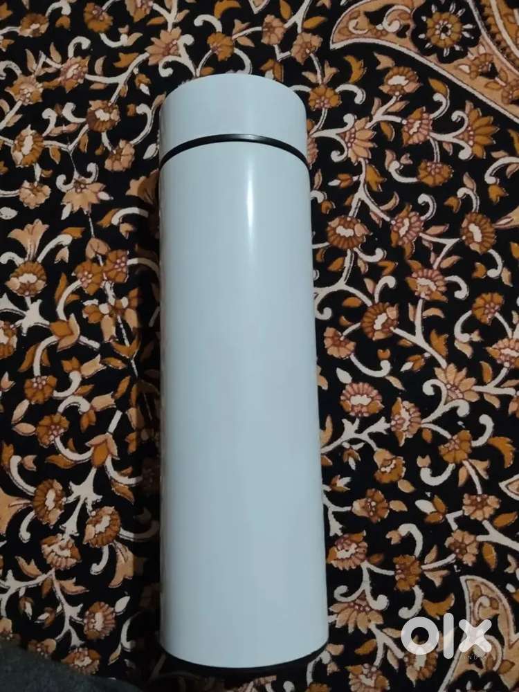 Digital temperature water bottle