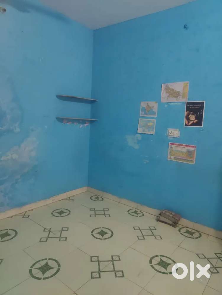 2rooms in aliganj