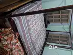 Used beds & wardrobes Manicktala, Kolkata