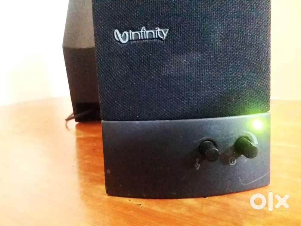 Jbl infinity multimedia speakers aux