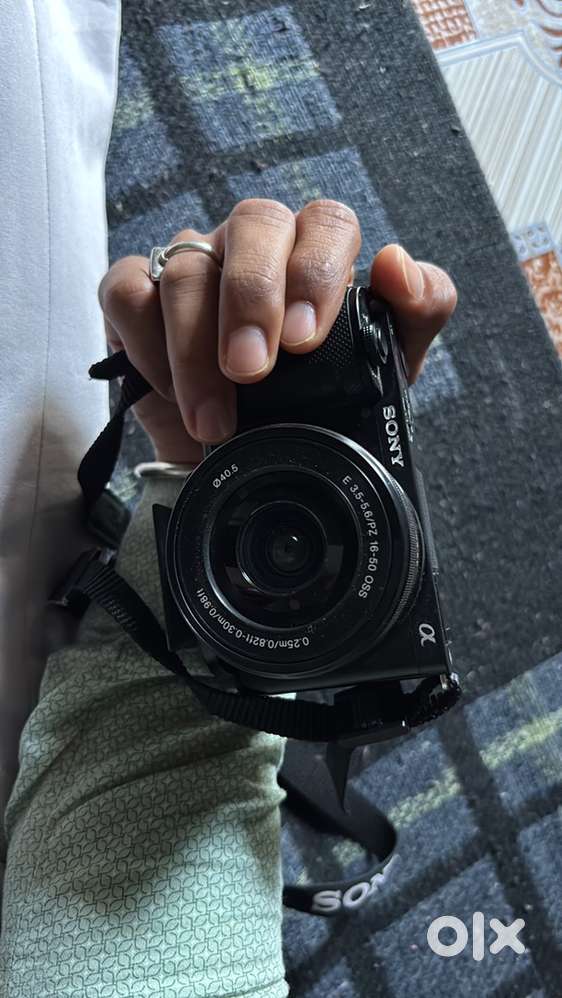 Sony zv-e10 4k mirrorless video camera