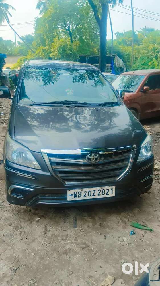 Toyota Innova 2011 life time taxs